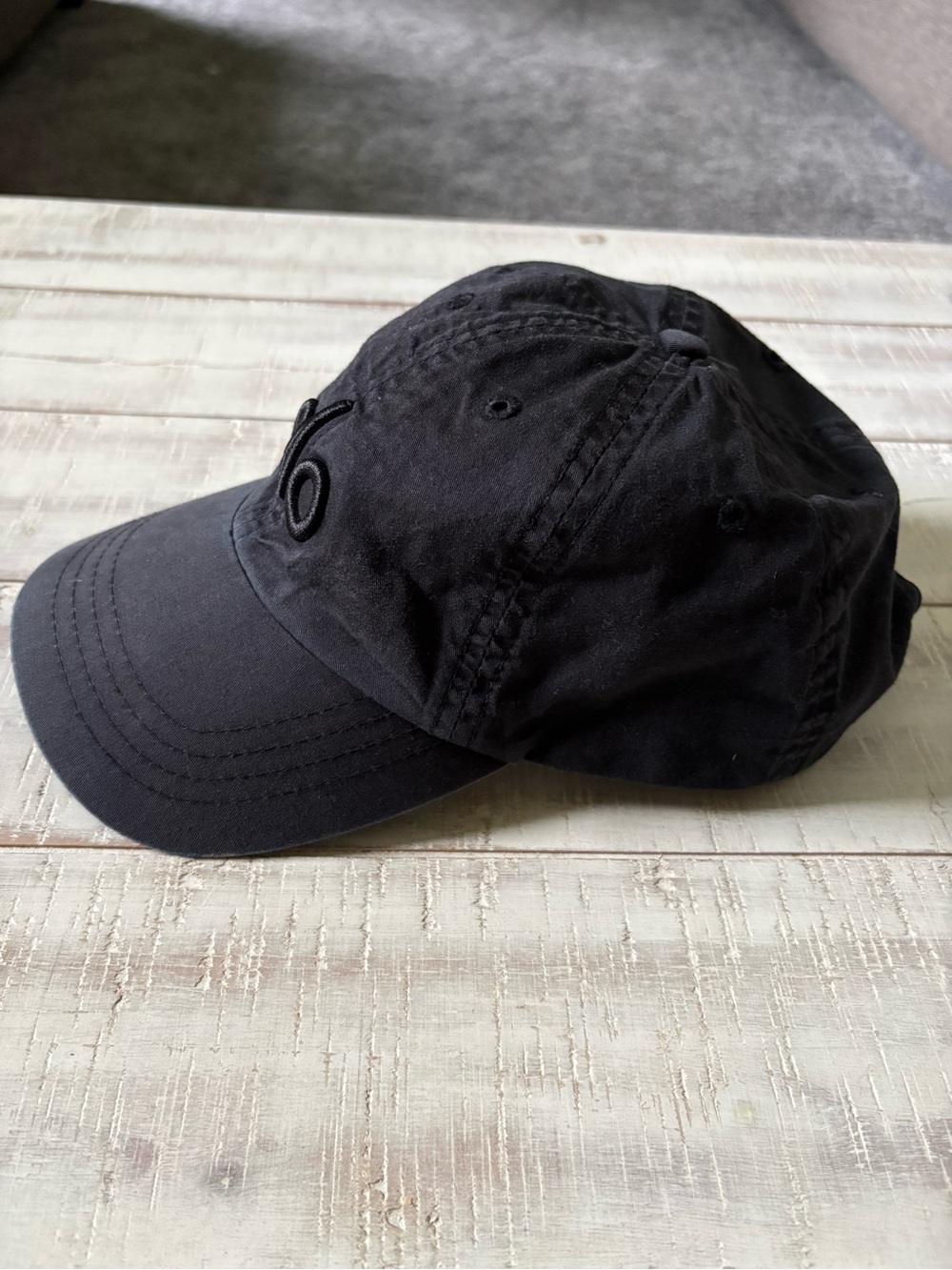 ALO Yoga Black Baseball Cap - Picture 3 of 6